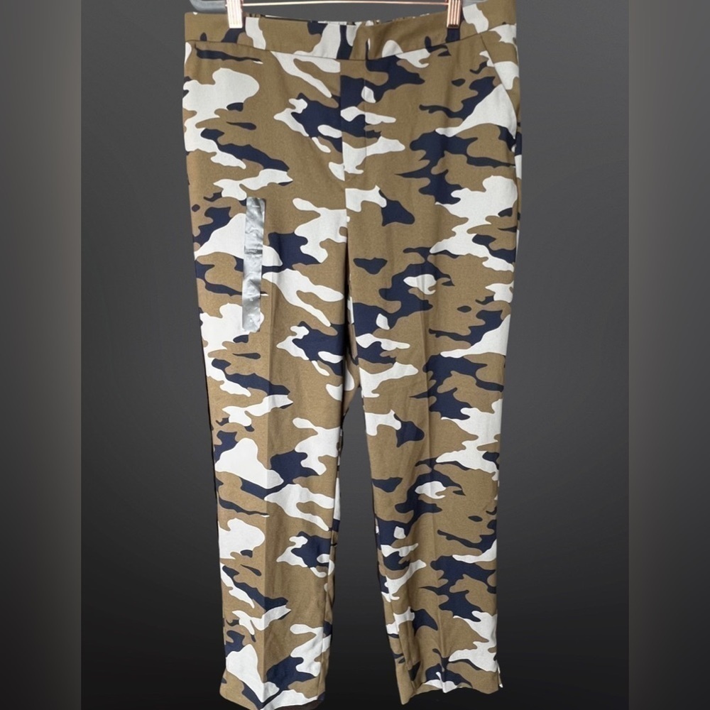 BANANA Republic (16) camo Hayden pant.Pull-on, elastic back waist, split hem NWT